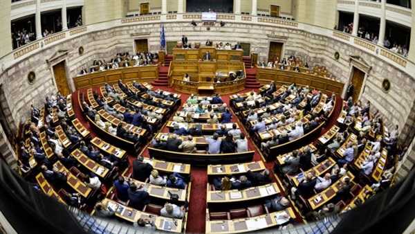 البرلمان اليوناني يصادق على الاتفاق مع روسيا حول توريد منتجات عسكرية