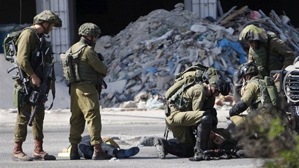 استشهاد شاب فلسطيني وإصابة 3 آخرين في قصف إسرائيلي بغزة