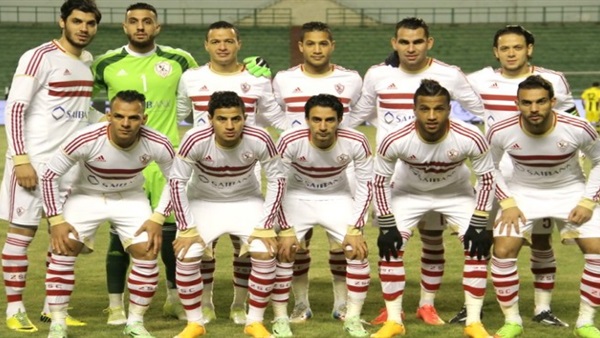 لاعبو الزمالك يرتدون قميص عليه صورة "الثعلب" في مباراة الشرطة