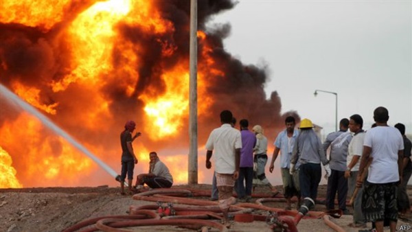 حريق بمصافى عدن الحكومية فى منطقة البريقة