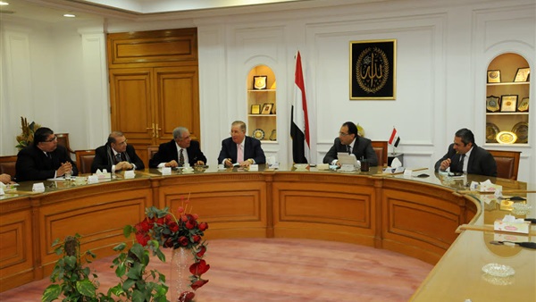 «مدبولي» يوفر أراضٍ لإسكان عمال المصانع بالمدن الجديدة «مدبولي» يوفر أراضٍ لإسكان عمال المصانع بالمدن الجديدة