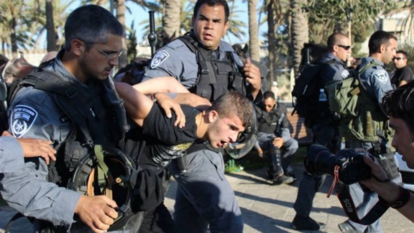 اعتقال شاب فلسطيني قبل قوات الاحتلال بالضفة الغربية اعتقال شاب فلسطيني قبل قوات الاحتلال بالضفة الغربية