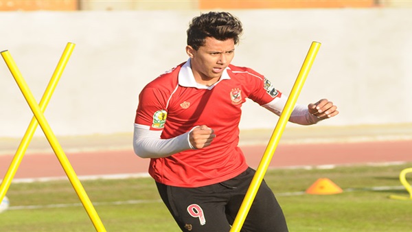 الأهلي يتمسك بـ «الغزال» الأهلي يتمسك بـ «الغزال»