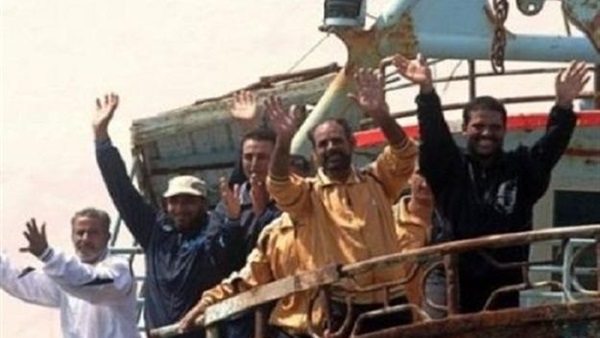 والد أحد المفرج عنهم:«هدبح عجل أول ما أشوف إبنى» 