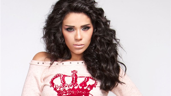 أمينة والليثي في حفل غنائي بالبحرين 18يناير