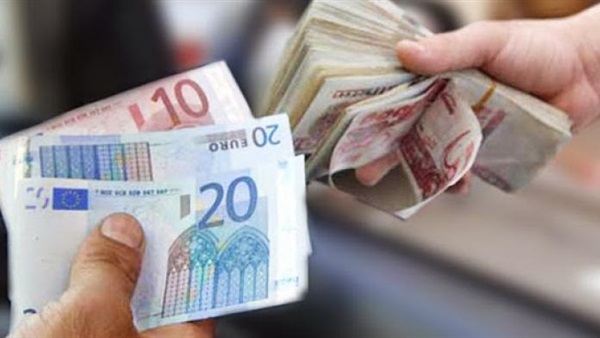 إستقرار في أسعار العملات بالسوق «السوداء» إستقرار في أسعار العملات بالسوق «السوداء»