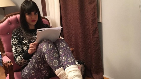 بالصورة..نيولوك درة فى "الباب يفوت أمل" بالصورة..نيولوك درة فى "الباب يفوت أمل"