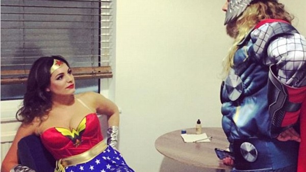 بالصور.. كيلي بروك في جلسة تصوير مثيرة