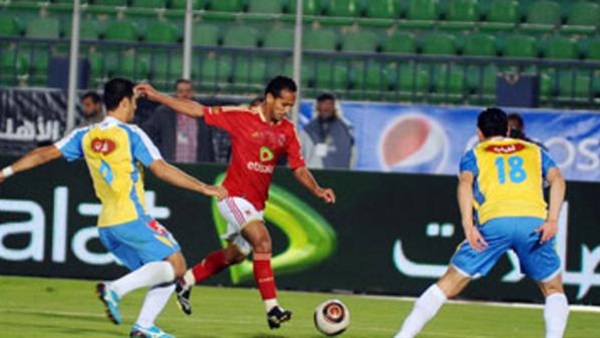 التعادل السلبى يسيطر على موقعة الأهلى والإسماعيلى بعد مرور 30 دقيقة