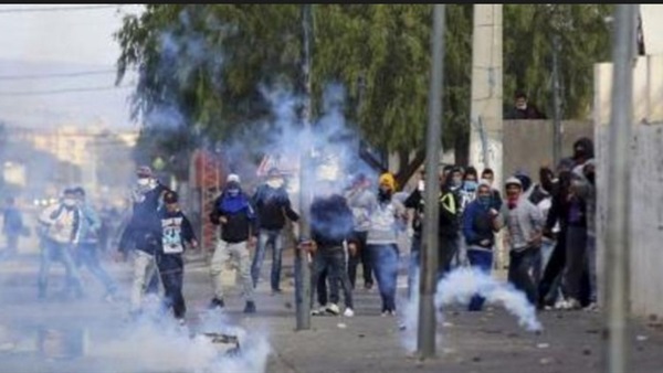 تونس.. مقتل شرطي في احتجاجات مطالبة بالتشغيل