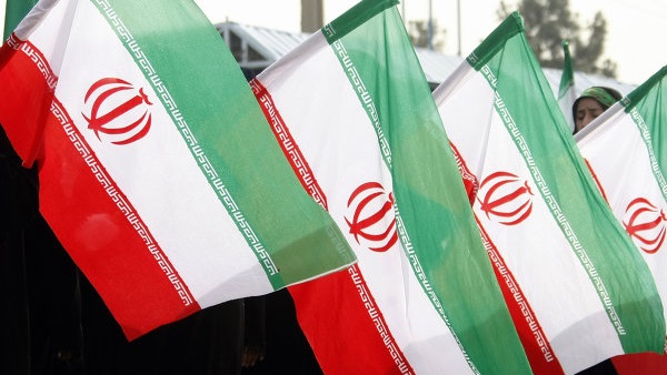إيران «ثورة تأكل الثروة»..النظام يضع ثروات البلاد بين أيدي من يرضى عنهم..رجال السلطة و«الحرس الثوري» يتصدرون المشهد بلا منازع..و40% من الإيرانييون يعيشون تحت خط الفقر إيران «ثورة تأكل الثروة»..النظام يضع ثروات البلاد بين أيدي من يرضى عنهم..رجال السلطة و«الحرس الثوري» يتصدرون المشهد بلا منازع..و40% من الإيرانييون يعيشون تحت خط الفقر