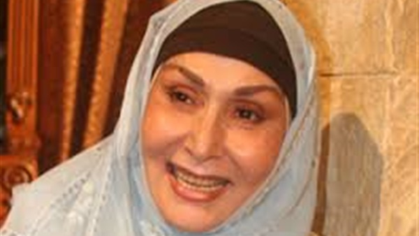 «الأضواء» تعيد الفنانات للشاشة بعد سن الـ50 «الأضواء» تعيد الفنانات للشاشة بعد سن الـ50