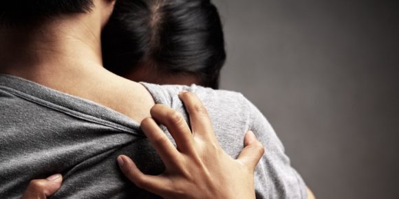 احذر الخيانة الزوجية تسبب للأطفال عقد مركبة.. أبرزها فقدان الثقة وعدم الأمان (انفوجراف)
