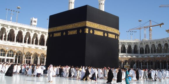 10 نصائح تجنبك ضربات الشمس في يوم عرفة ومناسك الحج (فيديوجراف)