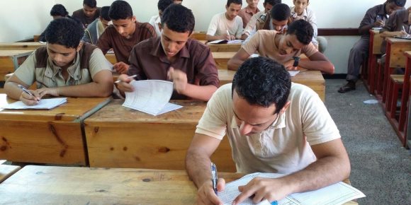احذر.. أفعال تعرضك لعقوبات في امتحانات الثانوية العامة (انفوجراف)