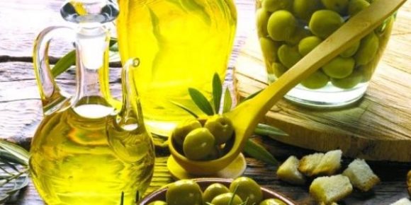الفوائد السحرية لتناول زيت الزيتون على معدة فارغة (انفوجراف)