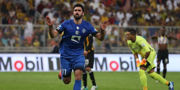 عمر خربين.. سوري خلد اسمه في الملاعب الآسياوية (إنفوجراف)