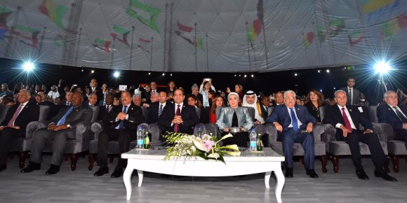رسائل شباب العالم من أرض السلام (انفوجراف)