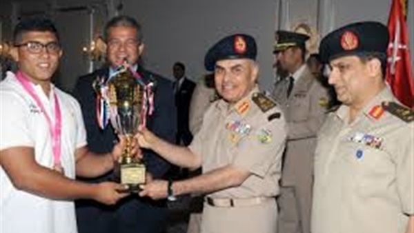 الفريق أول صدقى صبحى يكرم الأبطال الرياضيين من أبناء القوات المسلحة   