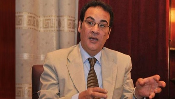 محامي بالنقض:إعادة المحاكمات إجراء قانوني.. ومبارك يُحاكم جنائياً وليس سياسياً   