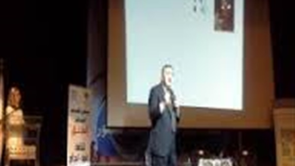 "عصام شرف": الوطن بحاجة لإلتراس "علم وخلاقي" للحفاظ علي الامن القومي   