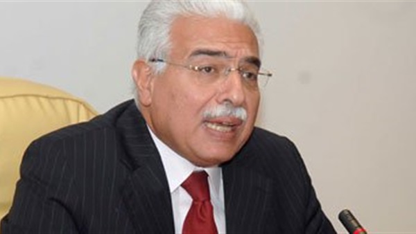 فصل أحمد نظيف من هيئة تدريس  جامعة القاهرة بعد إدانته فى قضية كسب 