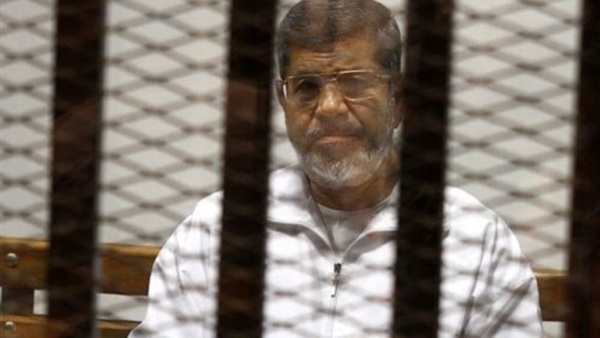 غدًا محاكمة المعزول و10  آخرين في التخابر مع قطر 