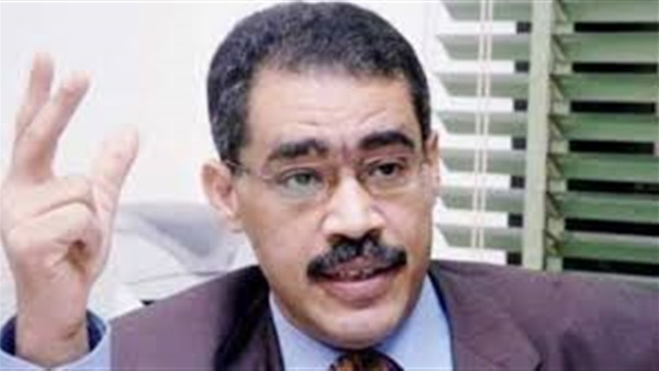 نقيب الصحفيين ينضم لائتلاف تحيا مصر الشعبي   