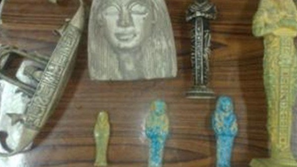 حبس سائق بتهمة الاتجار في الأثار   