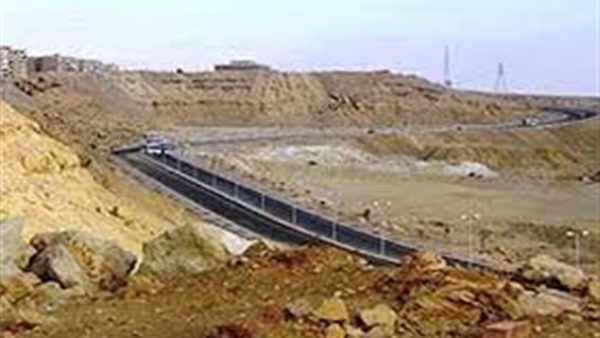 محافظ القاهرة :فتح طريق المقطم امام حركة المرور   