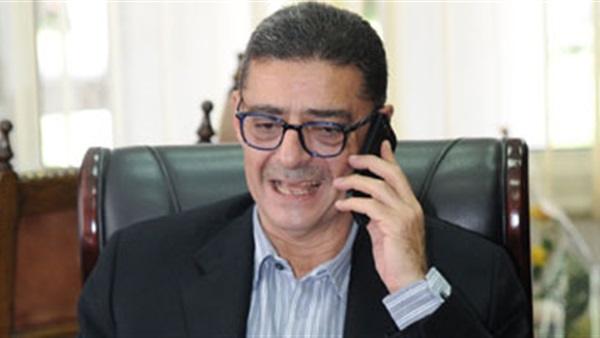 رئيس الأهلى يطمئن على  بعثة الفريق فى تونس 