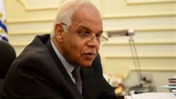 محافظ القاهرة خلال المجلس التنفيذي: "احنا الحكومة ..   وميهمكوش من حد طالما بنعمل الصح للبلد دي"  