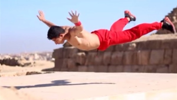 بالفيديو ...شاهد شاب مصرى خارق يبهر الجميع