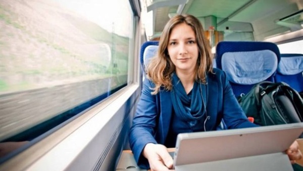  المانية تقيم بالقطارات بعد طردها من شقتها  