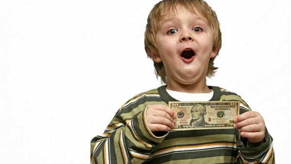 دراسة : الطفل  المليونير بحاجة الى  3 اسابيع لافلاس والديه  