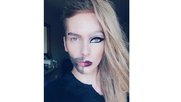 شاب بريطاني يحول نفسه إلى إمرأة بواسطة المكياج 