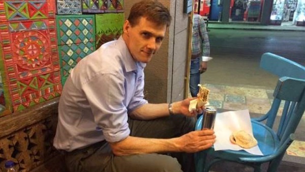 سفير بريطانيا بين حبه لـ «الطعمية»  وتطاوله على مصر 