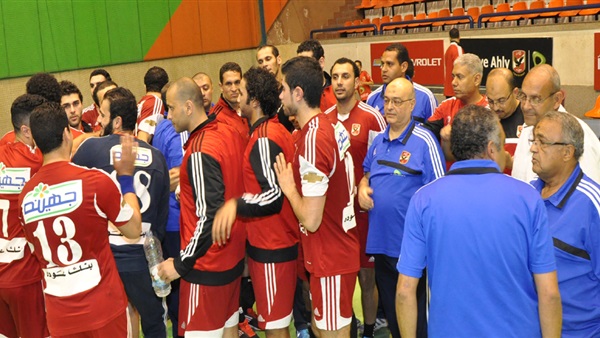 يد الأهلى يتعادل مع المنتخب  المصرى ودياً 