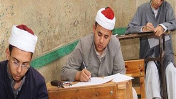 طلاب الأزهرى يحطمون مقاعد معهد  الأربعين بعد فشلهم في الغش 