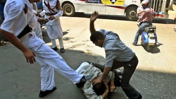 «الضابط دايما على حق» - تقرير  