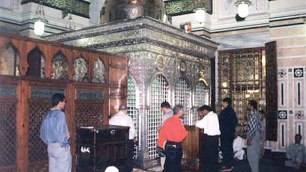 صناديق النذور.. الفرخة التي تبيض ذهبا - تقرير  