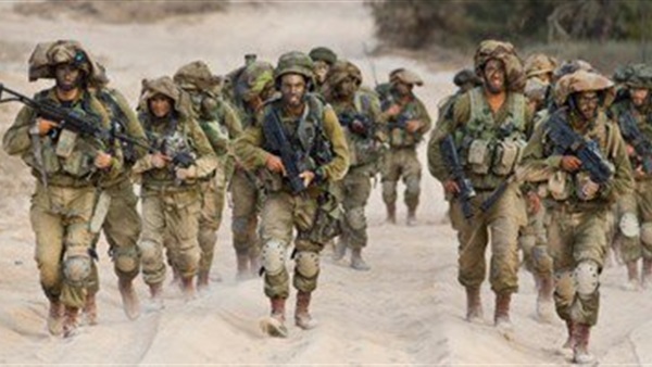 يديعوت أحرونوت:14 جنديا إسرائيليا يتركون أماكنهم فى حراسة الحدود مع سوريا   