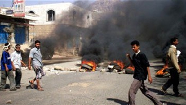 مقتل 3 أشخاص فى انفجار  سيارة مفخخة بالعاصمة  اليمنية صنعاء 