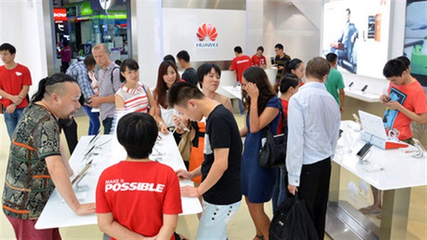 صينية تبتلع قطعة ألماس وزنها 6 قيراط  سرقتها من معرض بانكوك  