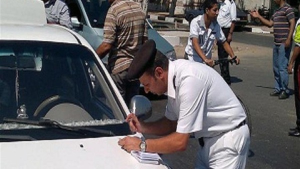 ‏‫مرور القاهرة يضبط 9 الاف مخالفات انتظار خاطئ و3160 سحب رخص سيارات خلال 3 ايام 