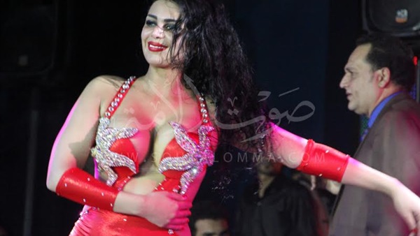 بالصور.. حفل الراقصة «شمس» الأخير قبل الحكم بحبسها 