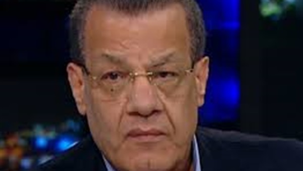 عادل حمودة لـ «ادرعى» : لو فتح لك مسلم  بابه..فهناك الف باب مغلق 