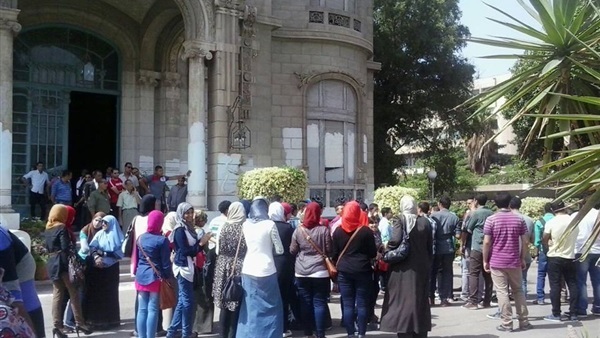 وقفة احتجاجية لطلاب المنيا للمطالبة  بإلغاء درجات السلوك 