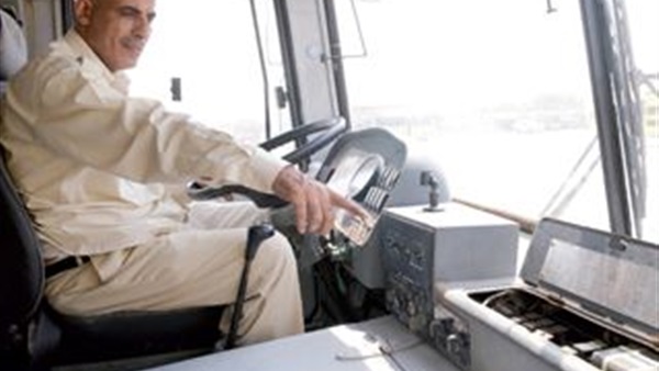 ضبط 18 حالة تعاطي مخدرات بين سائقي 8 مدارس  