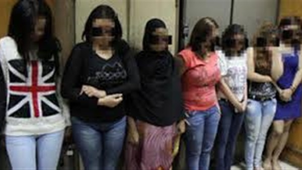 ضبط راقصة و11 فتاة ليل في حملة لـ «آداب الجيزة»  